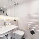 Central Modern Loft With Balcony! #Historic Building #Smart Tv #Fast Wi-Fi #Metro Apartman Varsó