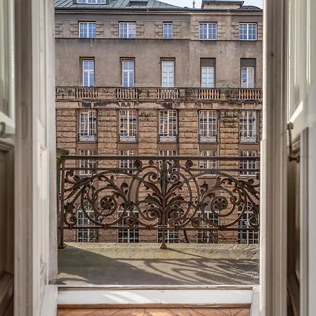 Modern Loft With Balcony! #historic Building #smart Tv #fast Wi-fi #metro Appartement *