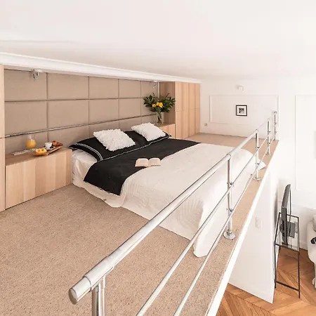 Apartment Modern Loft With Balcony Next To Mariott -600mbps Wifi *