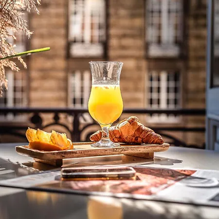 Appartement Modern Loft With Balcony! #historic Building #smart Tv #fast Wi-fi #metro