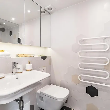 Modern Loft With Balcony Next To Mariott -600mbps Wifi Apartment Warsaw