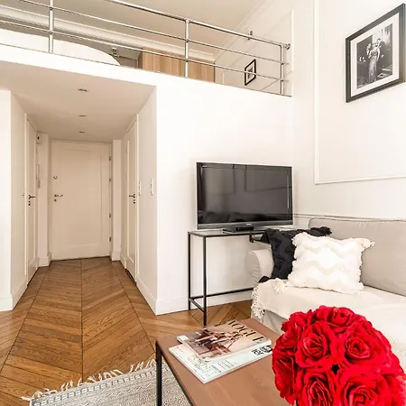 Modern Loft With Balcony! #historic Building #smart Tv #fast Wi-fi #metro Appartement