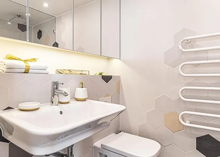 Modern Loft With Balcony Next To Mariott -600mbps Wifi Warschau