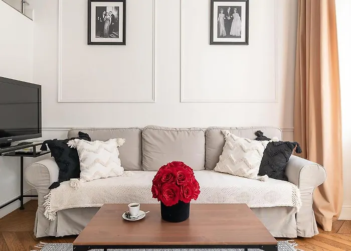 Modern Loft With Balcony Next To Mariott -600mbps Wifi