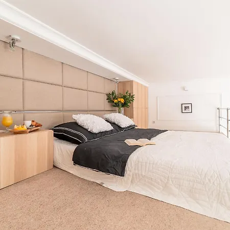 Modern Loft With Balcony Next To Mariott -600mbps Wifi Apartment *