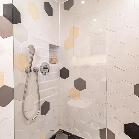 Modern Loft With Balcony Next To Mariott -600mbps Wifi * Warsaw